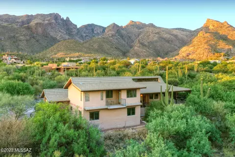 7010 N Mercer Spring Pl, Tucson, AZ 85718
