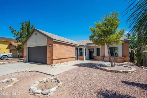 7081 S Camino Triste, Tucson, AZ 85746