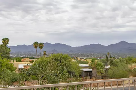 4367 W Bunk House Rd, Tucson, AZ 85741
