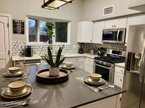 1630 E Adelaide Dr, Tucson, AZ 85719