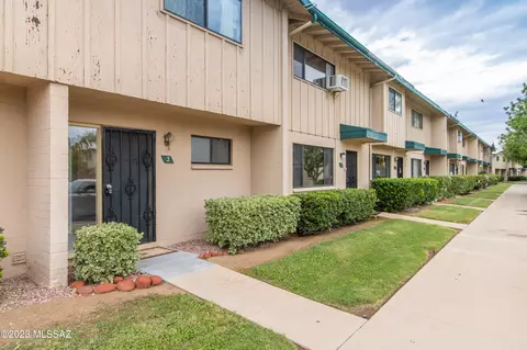 1372 S Avenida Polar #M-2, Tucson, AZ 85710