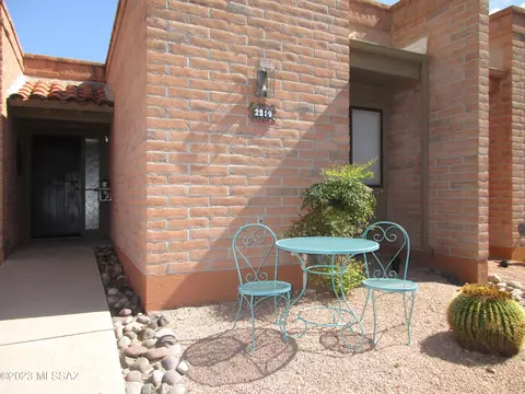 2519 S Calle De Humes, Green Valley, AZ 85622