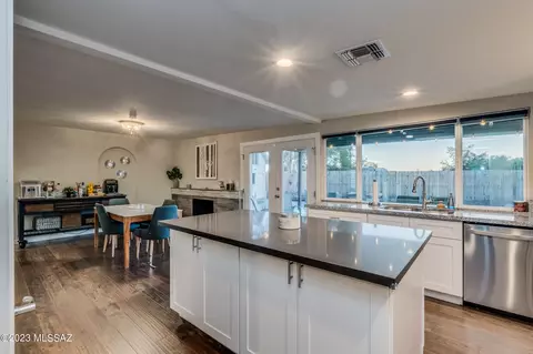8411 E Baker St, Tucson, AZ 85710 photo 4