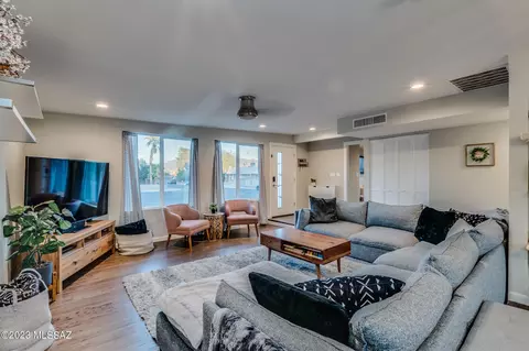 8411 E Baker St, Tucson, AZ 85710 photo 8