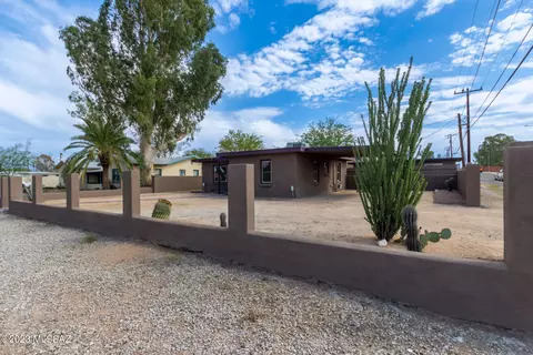 3702 E Seneca St, Tucson, AZ 85716