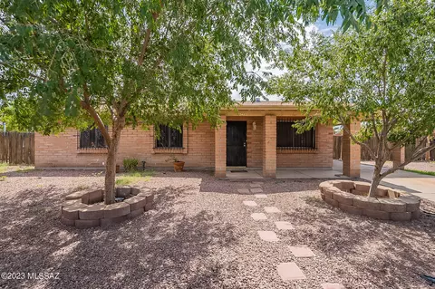 5483 S Oak Ridge Dr, Tucson, AZ 85746