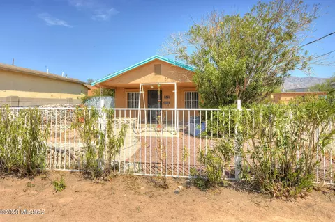 3617 E Presidio Rd, Tucson, AZ 85716