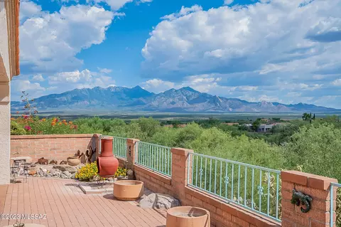 1649 W Mariquita St, Green Valley, AZ 85622