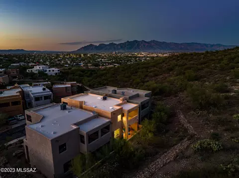 531 S Stephanie Loop, Tucson, AZ 85745 photo 2