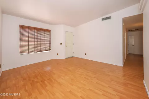 8901 E Apache Well Pl, Tucson, AZ 85730 photo 3