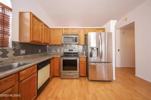 8901 E Apache Well Pl, Tucson, AZ 85730 photo 6
