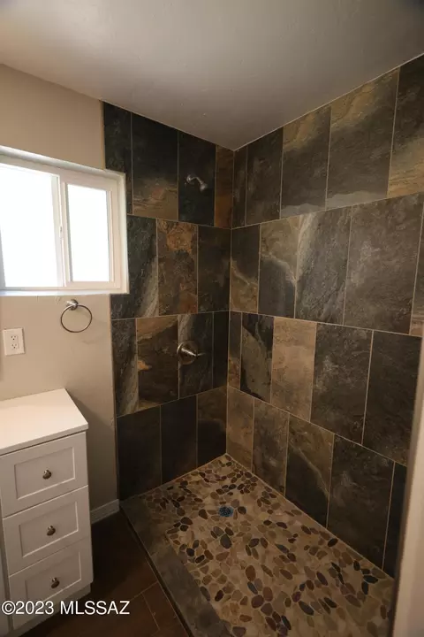 5751 E 28th St, Tucson, AZ 85711 photo 9