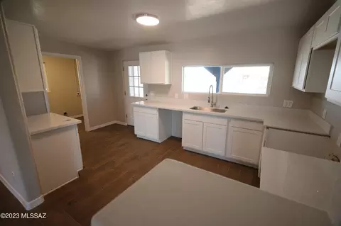 5751 E 28th St, Tucson, AZ 85711 photo 8