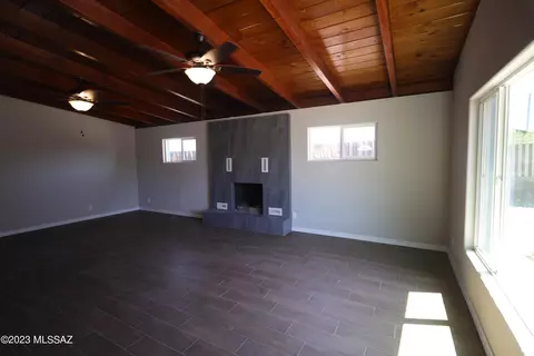 5751 E 28th St, Tucson, AZ 85711 photo 2