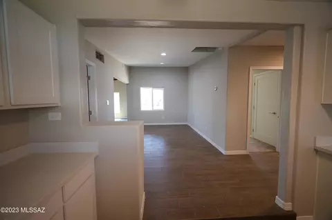 5751 E 28th St, Tucson, AZ 85711 photo 7