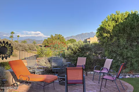 992 W Blue Fox Rd, Green Valley, AZ 85614
