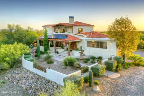 12890 N Corsair Dr, Oro Valley, AZ 85755
