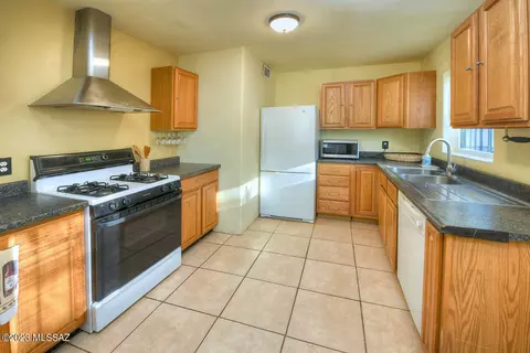 1301 E Lee St, Tucson, AZ 85719 photo 6