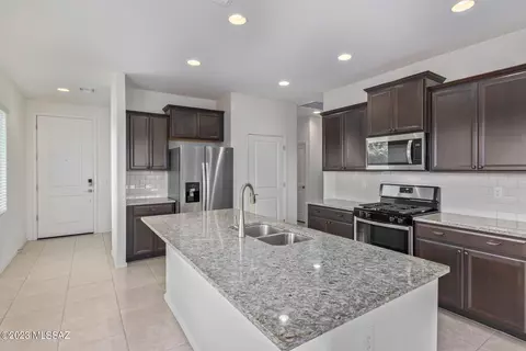 14289 E Placita Lago Verde, Vail, AZ 85641