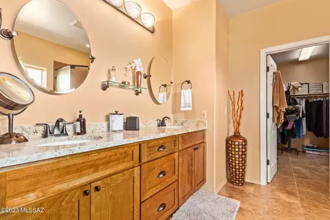 10657 E Barclay Park Loop, Tucson, AZ 85748 photo 17