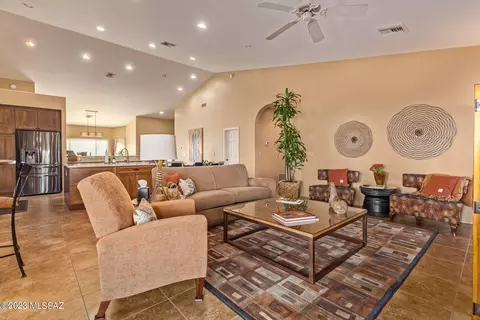 10657 E Barclay Park Loop, Tucson, AZ 85748 photo 5