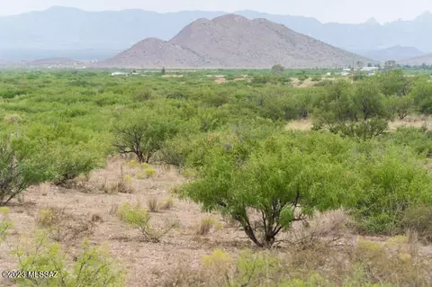 40 S Acres S Gunsight Trl, Pearce, AZ 85625