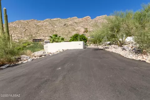 4501 E Coronado Dr, Tucson, AZ 85718