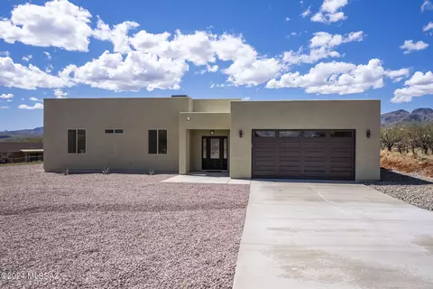 104 Headge Ct, Rio Rico, AZ 85648