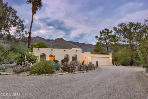 5325 E Gleneagles Dr, Tucson, AZ 85718