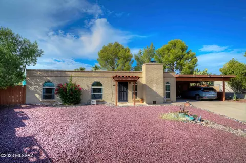 9563 E Stella Rd, Tucson, AZ 85730