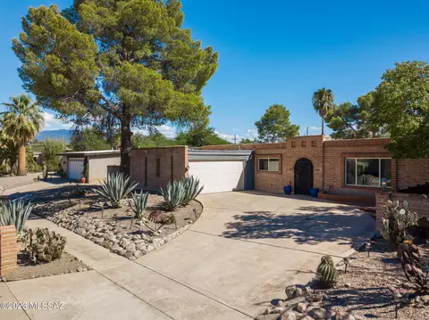 9034 E Lee St, Tucson, AZ 85715