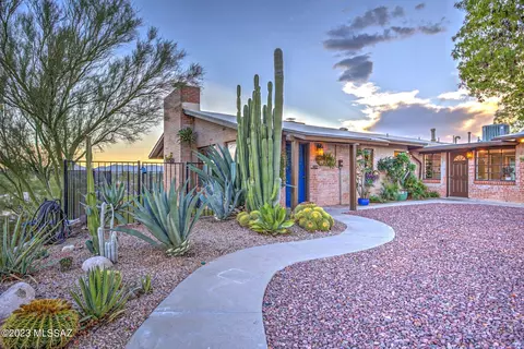 802 W River Rd, Tucson, AZ 85704
