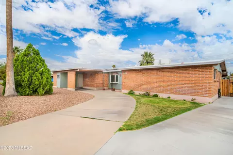 8517 E Kenyon Dr, Tucson, AZ 85710
