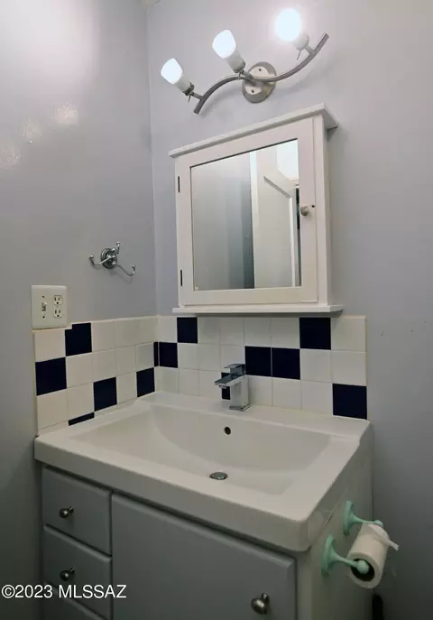 3142 E 26th St, Tucson, AZ 85713 photo 10