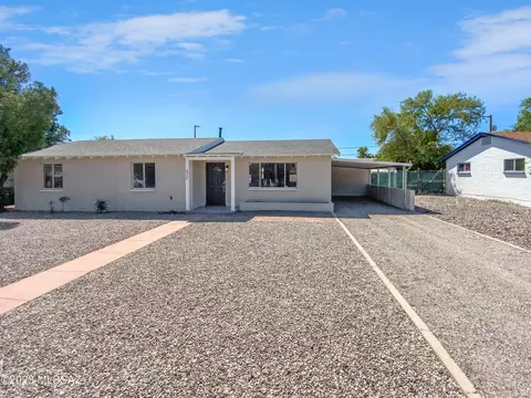 5366 E 19th St, Tucson, AZ 85711