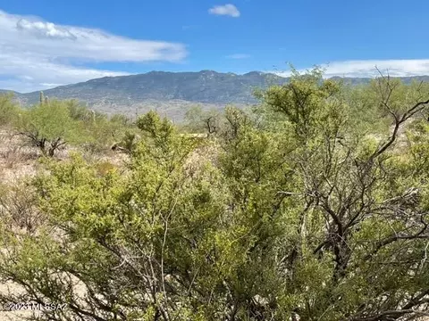 2016 N Wentworth Rd, Tucson, AZ 85749