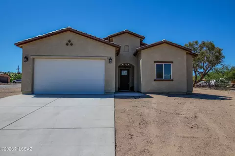 1350 W Calle De La Plz, Sahuarita, AZ 85629