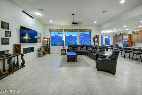 633 E Agave Dr, Tucson, AZ 85704 photo 8