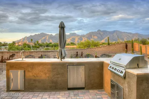 633 E Agave Dr, Tucson, AZ 85704 photo 4