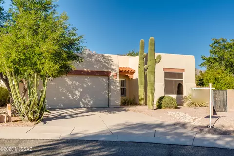573 E Covered Wagon Dr, Tucson, AZ 85704