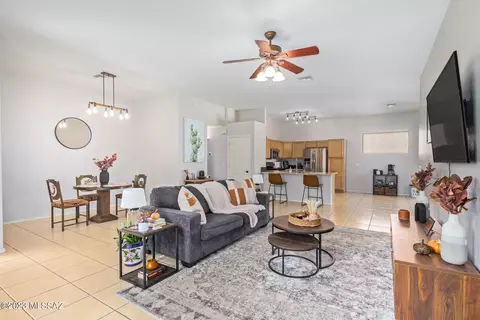 3662 S Escalante Oasis Pl, Tucson, AZ 85730