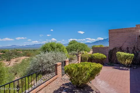 1448 W Camino De La Oca, Green Valley, AZ 85622
