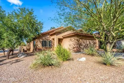 8342 N Peak View Ln, Tucson, AZ 85743