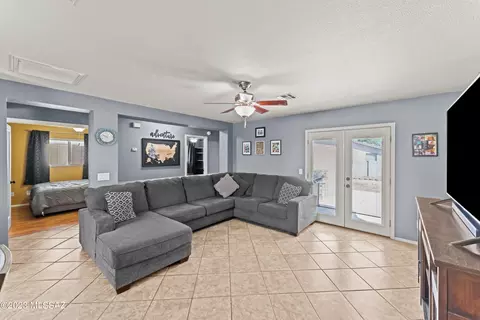1656 W Jack Burnett Loop, Tucson, AZ 85746 photo 3