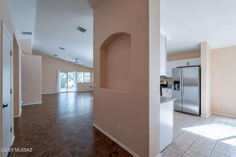 10367 E Oakbrook St, Tucson, AZ 85747 photo 4