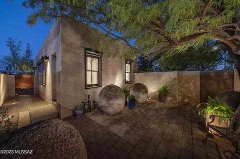 148 N Highland Ave, Tucson, AZ 85719