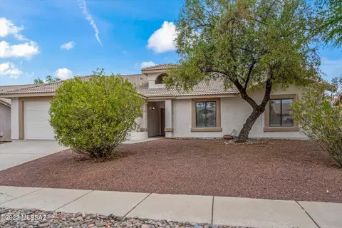 8009 S Lennox Ln, Tucson, AZ 85747