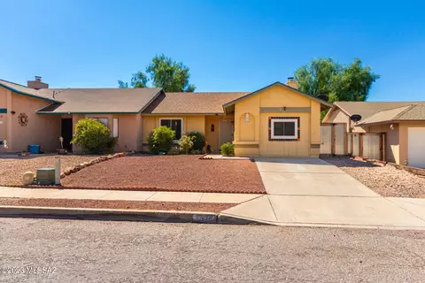 8734 E Almond St, Tucson, AZ 85730