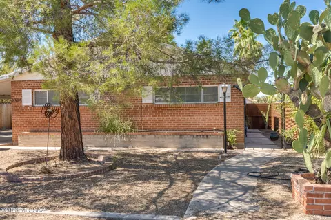 2325 N Chrysler Dr, Tucson, AZ 85716