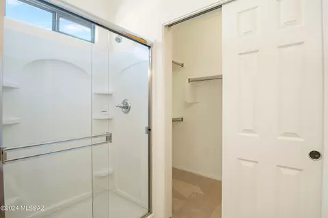 Bath - 7545 E Fair Meadows Loop, Tucson, AZ 85756 photo 4 of 4